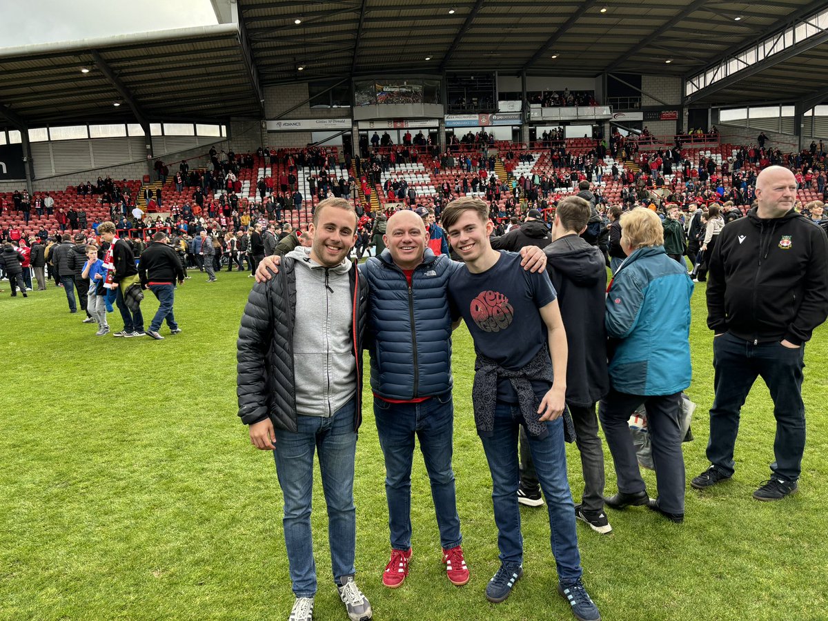 josephsquires_7's tweet image. Town are going up🍻