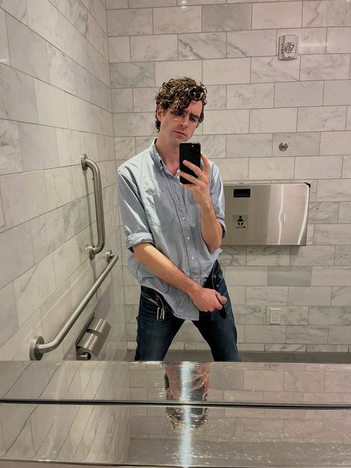 Just a quick grab  Always trying sneak past the Insta censors 😜 https://t.co/kySKrSO2OD