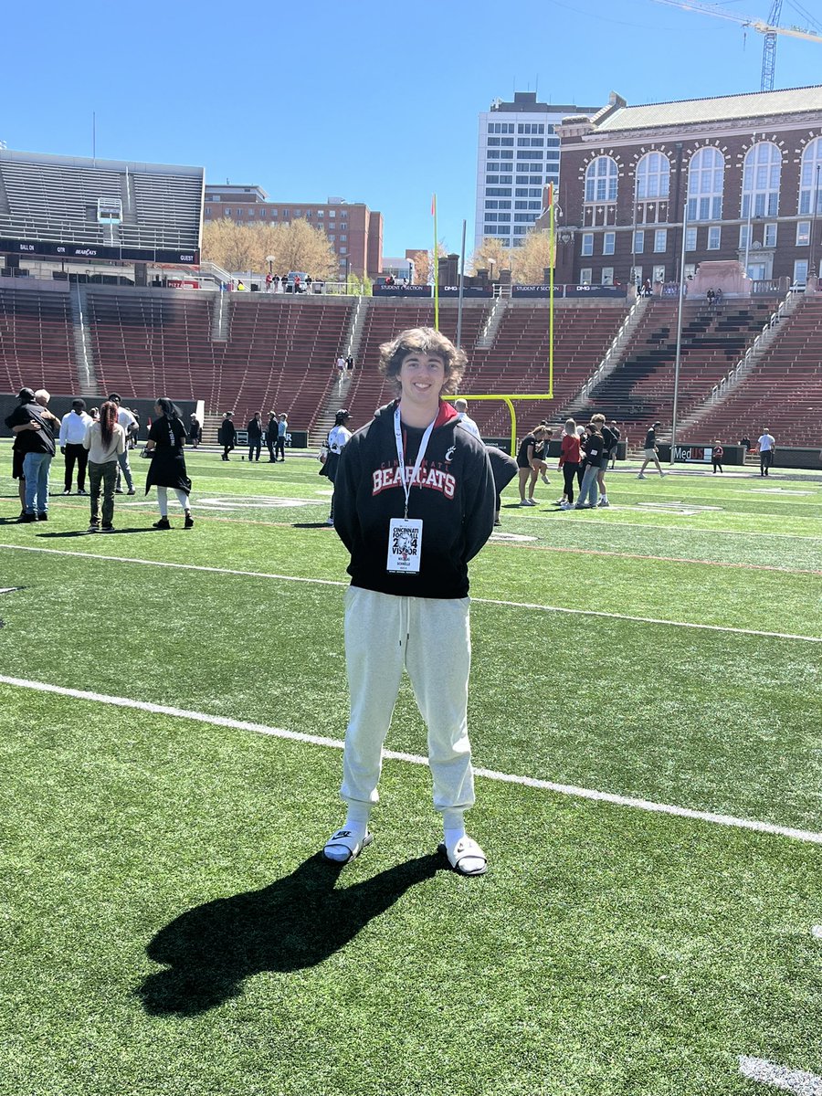 NSchnelle21's tweet photo. Thank you @GoBearcatsFB for the unbelievable spring game experience and hospitality! Had a great time talking to @DB_CoachCoombs after it all and can’t wait to be back on the field in summer! @UC_Recruiting @Coach_Conner @CoachCardwell_ @TimRecognition @shsdattilo @peekintensity https://t.co/wI5aZ1uuH4