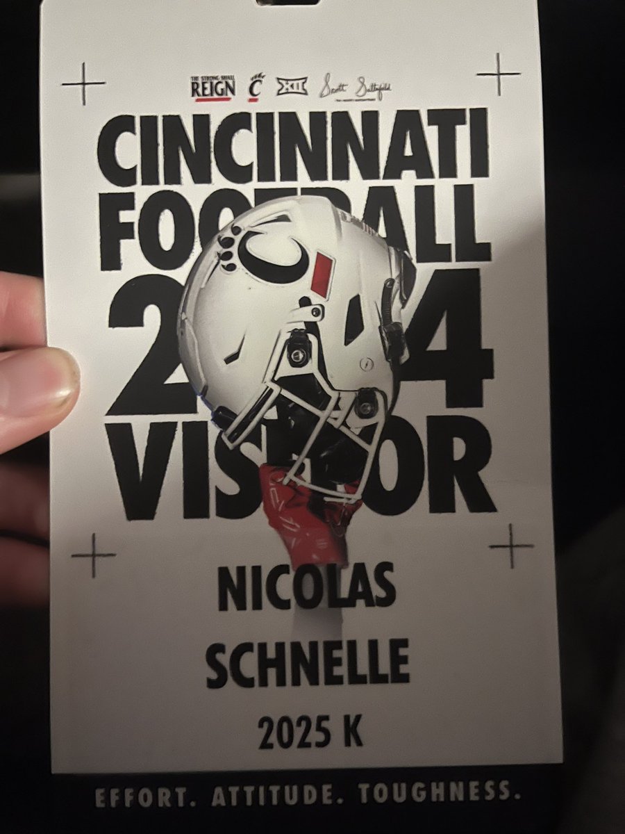 NSchnelle21's tweet photo. Thank you @GoBearcatsFB for the unbelievable spring game experience and hospitality! Had a great time talking to @DB_CoachCoombs after it all and can’t wait to be back on the field in summer! @UC_Recruiting @Coach_Conner @CoachCardwell_ @TimRecognition @shsdattilo @peekintensity https://t.co/wI5aZ1uuH4