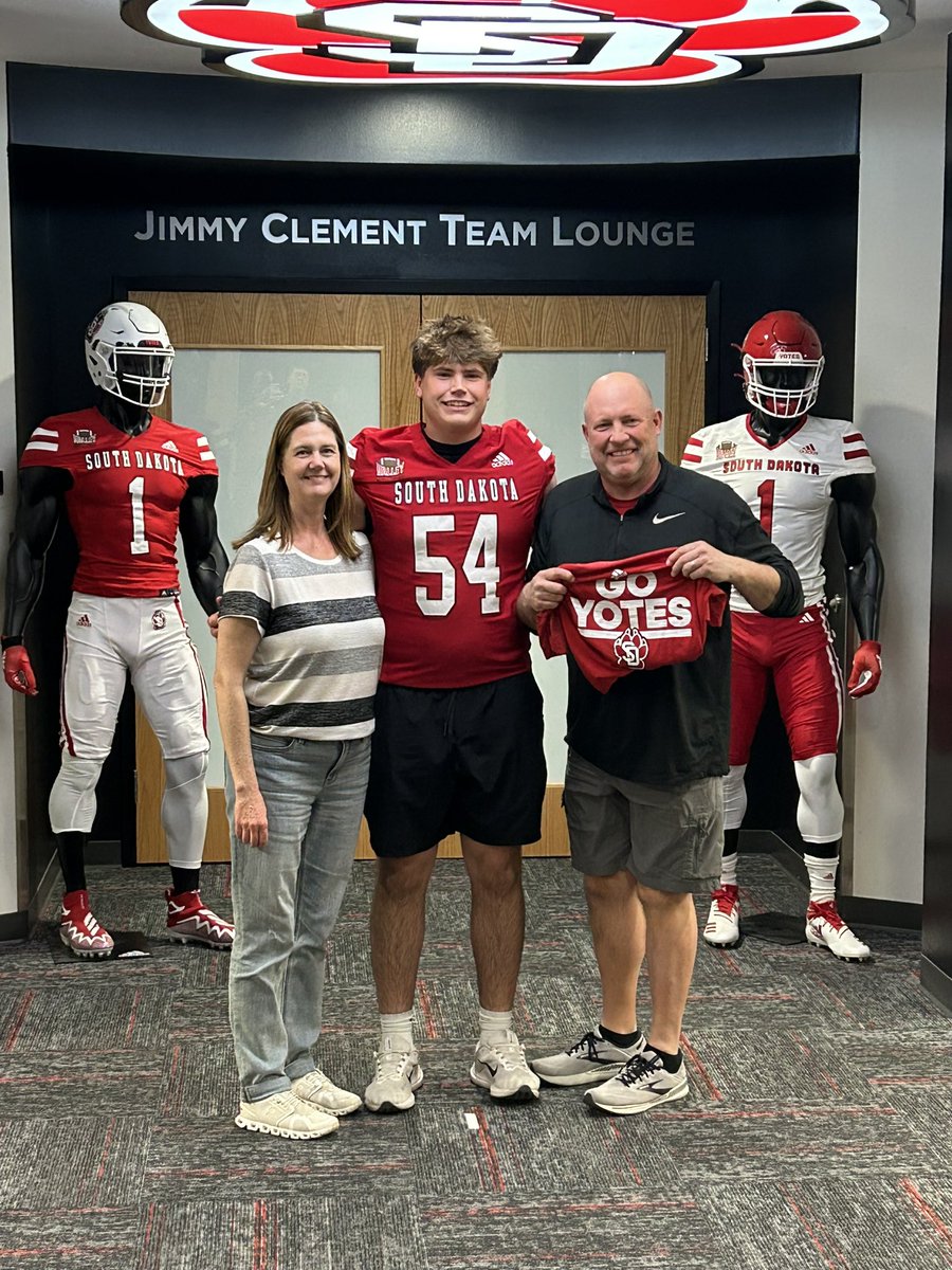Thank you <a href="/Coach_Nady/">Jeff Nady</a> and <a href="/SteveFerentz/">Steve Ferentz</a> for having my family and I up to visit <a href="/SDCoyotesFB/">South Dakota Football</a> ! Go Yotes! <a href="/mooremt09/">Mitchell Moore</a> <a href="/CityHighFB/">City High Football</a>
