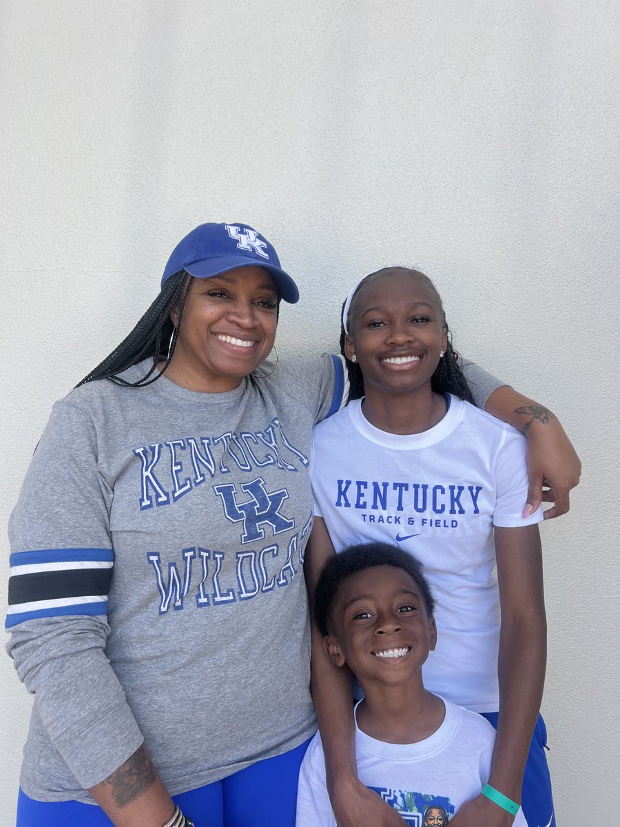 ⁦@KentuckyTrack⁩ Always a pleasure to see our Wildcat family who showed up at the Tom Jones Invite to support us. See you next in LEX 💙💯