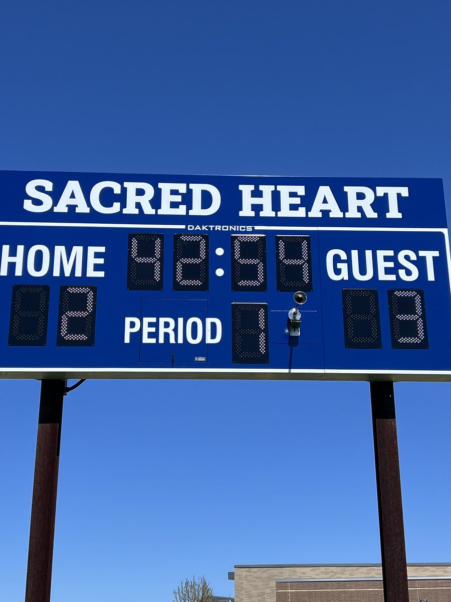 Loving the white digits on this brand new <a href="/Daktronics/">Daktronics</a> scoreboard for Sacred Heart! <a href="/BSNSPORTS_KY/">BSN SPORTS Kentucky</a> <a href="/sha_sports/">Sacred Heart Sports</a>