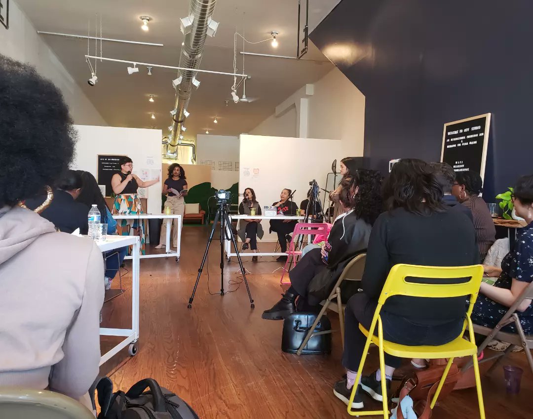 Andrea Thompson tweet media