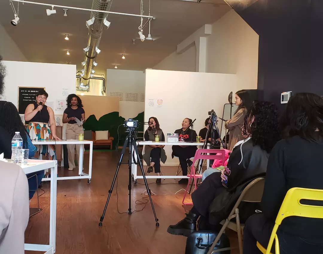 Andrea Thompson tweet media