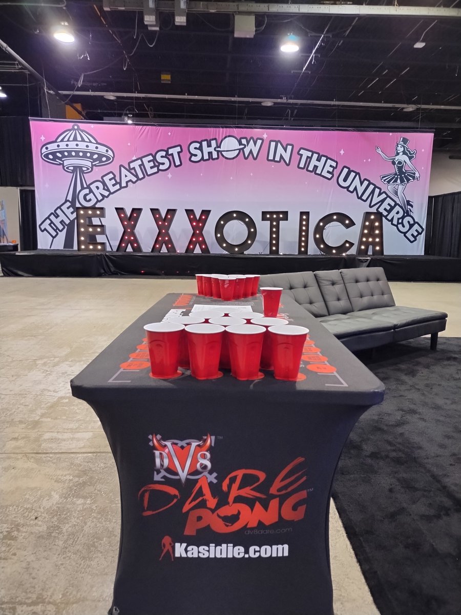 DV8 Dare Pong @EXXXOTICA #dv8darepong #kasidie #exxotica2024