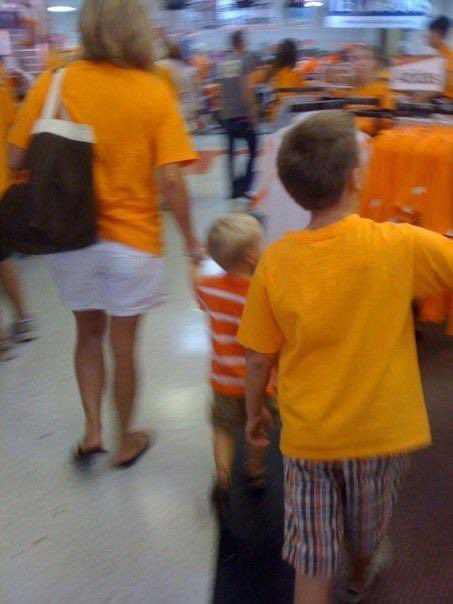 SHHeile's tweet photo. That little boy holding my hand is a #newvol
Trying to get ready for my heart to live in Knoxville. 
#classof2028 https://t.co/HzOzV4h0Ig