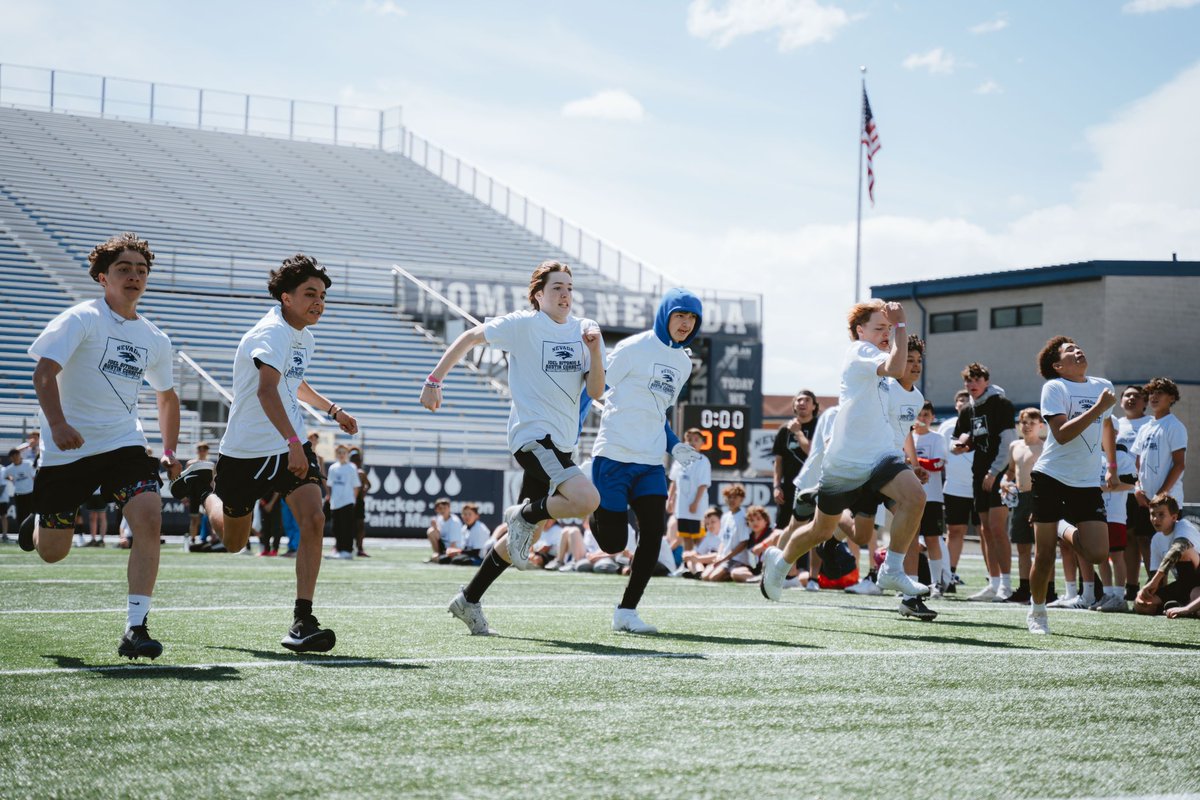 It was a great morning in Mackay 🐺 Thank you @joelbitonio and @bigcorbs73 for another great Youth Football Camp! #BattleBorn