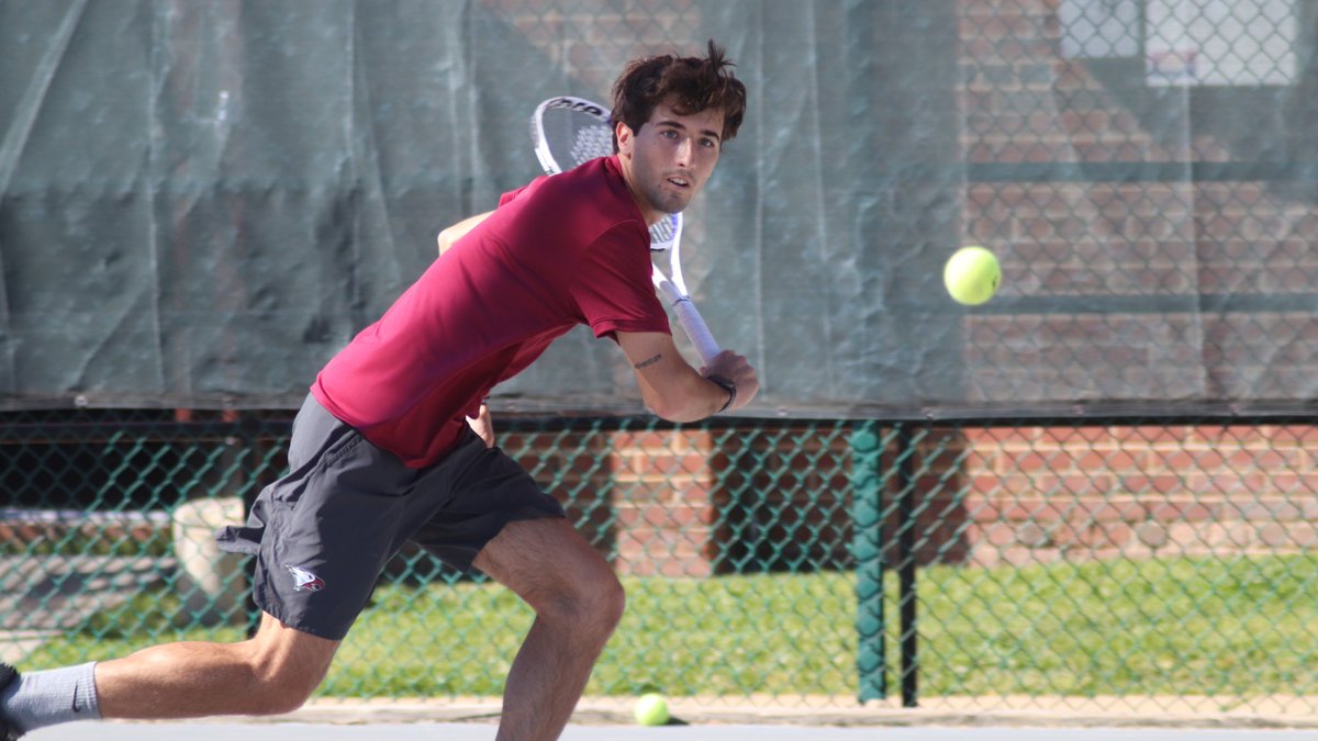 RECAP! Junior Hugo Hidalgo Vega (pictured) of the NCCU men's tennis team extended his singles winning streak to eleven in a row in the Eagles' 4-3 loss to South Carolina State on Saturday afternoon. #EaglePride @NCCUMT Story & Stats: nccueaglepride.com/news/2024/4/13…