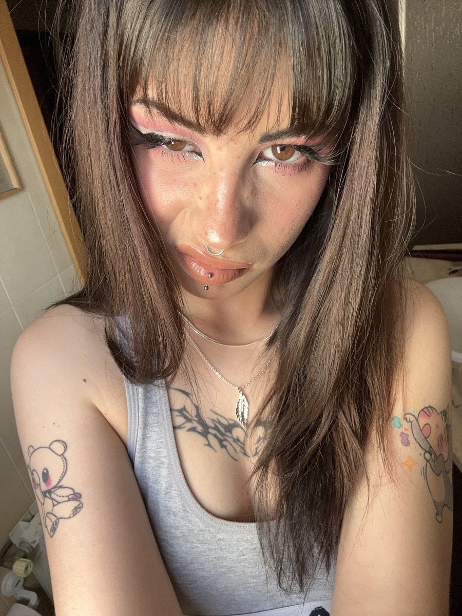 xoxolok0's tweet photo. por aquí no enseñé lo linda q iba ayer !!! https://t.co/aoWRyPXuz8