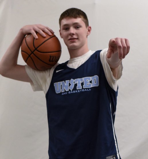 unitedNJaauboys's tweet photo. 17U Select run past Rebels Elite 45-27 in g1 of the @madehoops East Warm Up. Pat O’Boyle led the way w/ 16p, 7r. Newcomers Grayson Roper @gray_roper &amp; Rams Binns @BinnsRams played well. Dyson Adams had a strong game w/ 8p, 5r. 🔵⚪️ #1-0 https://t.co/UugwctI6Lh