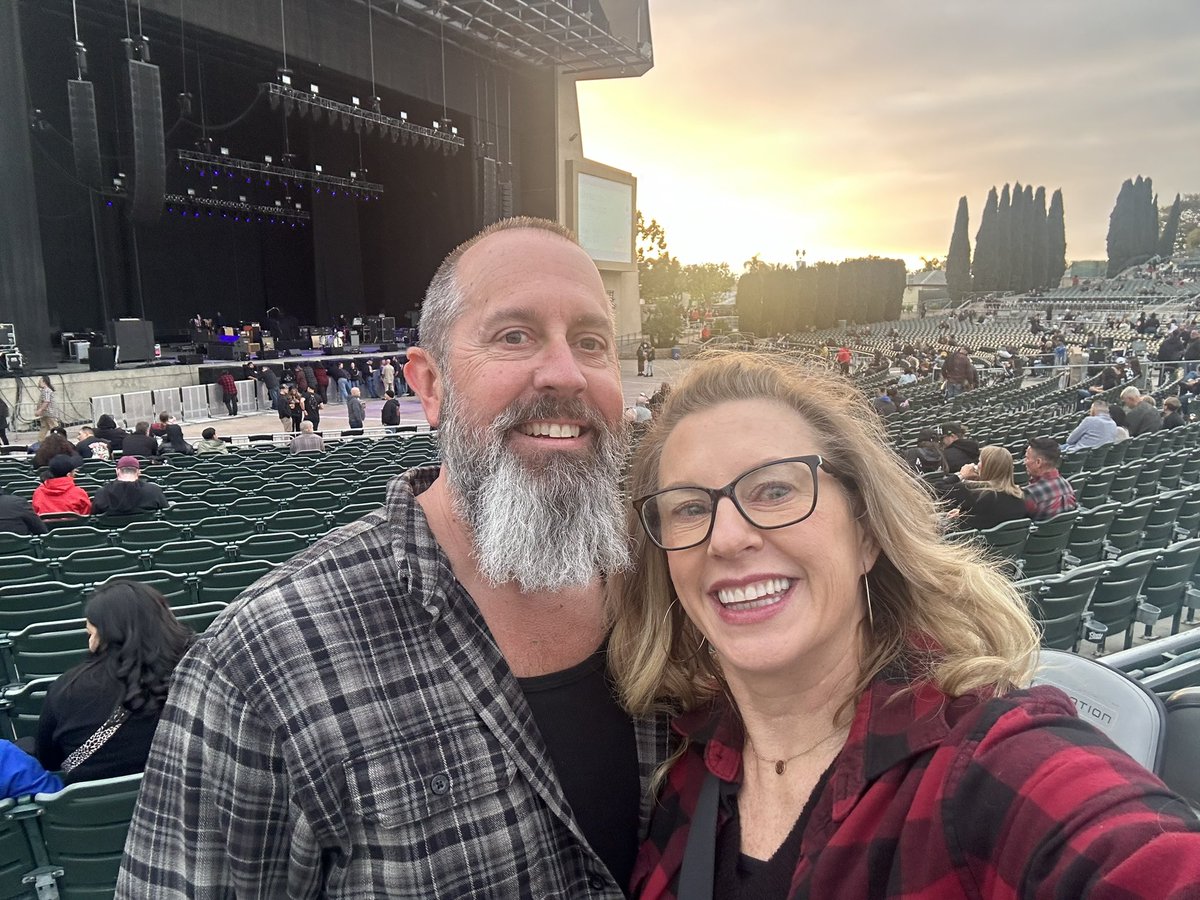 GREAT show last night.  Social D, Bad Religion &amp; Love Bombs/Crimes!

🖤🖤🖤

Wendy got us a little box seat… did not know that!

Thank you for coming to Chula Vista!

<a href="/SocialD1/">Social Distortion</a> <a href="/badreligion/">Bad Religion</a> 
<a href="/SluggoDoug/">Doug Sluggo Roberts</a>
