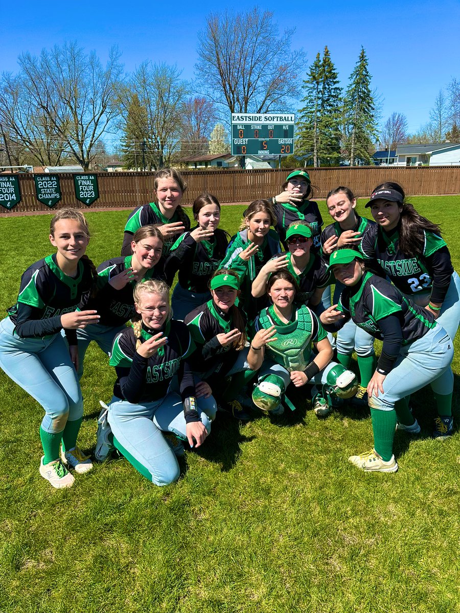 kemenhiser's tweet photo. EHS JV with a 21-0 victory over Busco. It was a beautiful day for some softball! 🥎 Awesome job, girls!  

#BeUnbreakable https://t.co/Q9FOlnHW6t