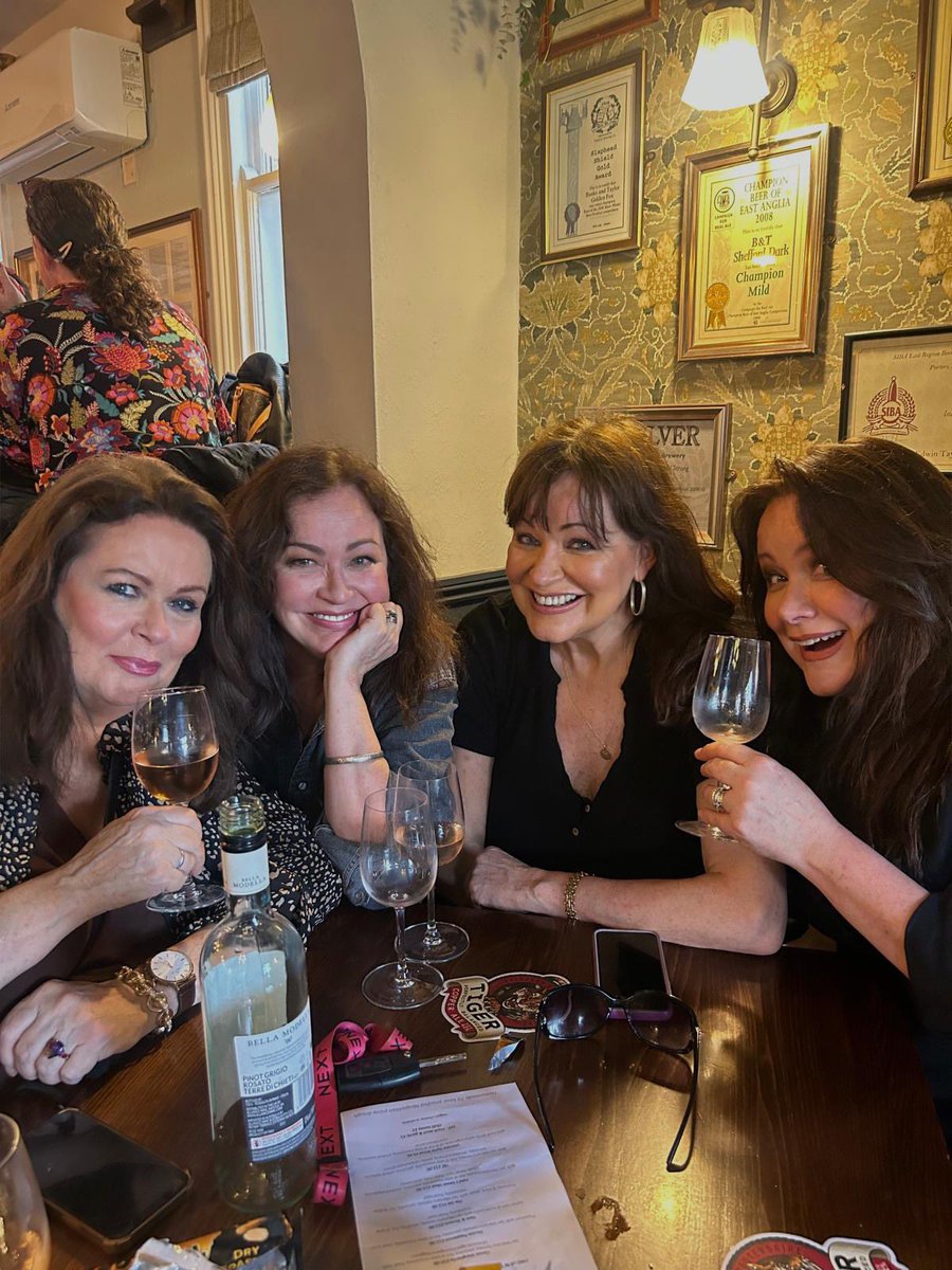 Sister Sledge-hammered… Saturday pub time with Jane Emma and Amy Robbins