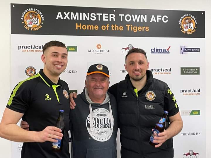 Joint MOM in today's win over @SGTPoliceFC were keeper Lewis Williams and captain Jamie Price. Lewis and Jamie were presented their award by John Waldy, valuable supporter and sponsor. Thank you John for your support. Well played both! #Tigers 🐅#Axminster 🧡#COYTigers⚽️