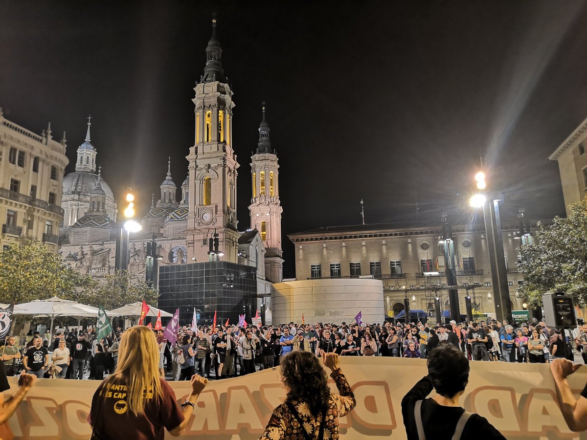 Contra su odio y su represión #Libertad6dezaragoza
Indulto ya y abolición de la #LeyMordaza después.
Por sus vidas ahora y para defender las de todas del fascismo después.