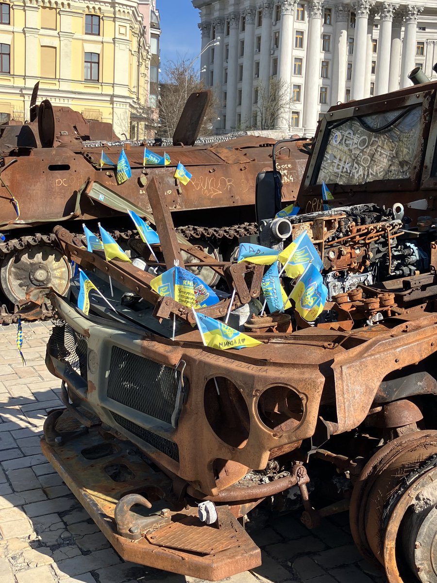 Mikael Frisell (@mikaelfrisell) on Twitter photo Viktigt och bra besök i #Kiev. Uppföljning av #FMV:s samarbetsavtal med #Ukraina. VD <a href="/BAESHagglunds/">BAE Systems Hägglunds</a>, VD <a href="/BBofors/">BAE Systems Bofors</a> o vice VD <a href="/Saab/">Saab</a> med i vår delegation. Tillsammans stärker vi Ukrainas militära förmåga! Stödet kommer fortgå så länge som krävs. Slava Ukraini🇺🇦🇸🇪#svfm #säkpol #föpol Viktigt och bra besök i #Kiev. Uppföljning av #FMV:s samarbetsavtal med #Ukraina. VD <a href="/BAESHagglunds/">BAE Systems Hägglunds</a>, VD <a href="/BBofors/">BAE Systems Bofors</a> o vice VD <a href="/Saab/">Saab</a> med i vår delegation. Tillsammans stärker vi Ukrainas militära förmåga! Stödet kommer fortgå så länge som krävs. Slava Ukraini🇺🇦🇸🇪#svfm #säkpol #föpol