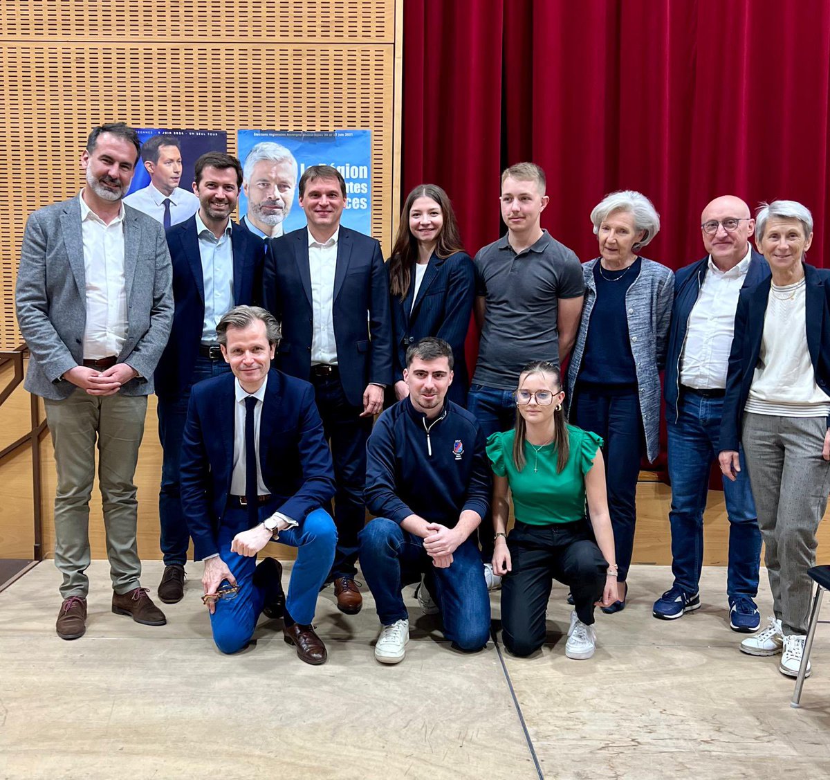republicains03's tweet photo. Très heureux d’avoir reçu @GLarrive hier soir à Vichy dans le cadre de la campagne des Européennes. 
L’Allier en ordre de marche derrière la liste de @fxbellamy. Pour une Europe qui protège les nations et respecte les peuples. @Aguilera_Fred @jslaloy https://t.co/1rca4lccBu