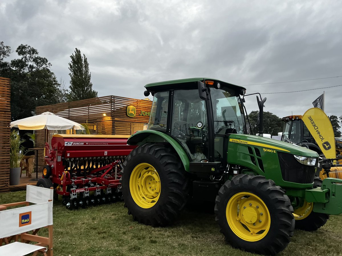 Interagrovial's tweet photo. Le ponemos color a esta tarde gris en @expomelilla 💪con las soluciones #JohnDeere Los esperamos !! https://t.co/Q7IgbPTAHx