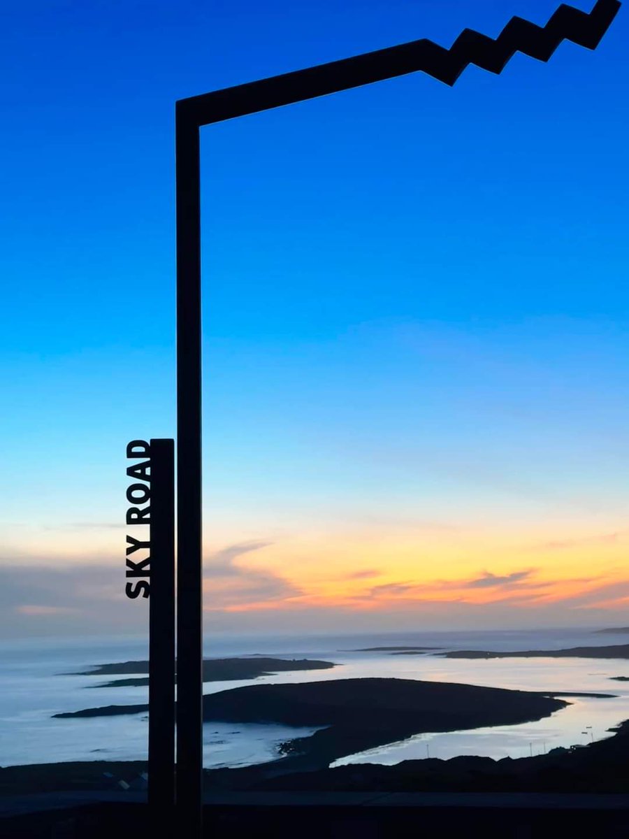 One of our happy places... Watching the incredible view from Sky Road! 👌🌅💯😍 📸 John Cloonan 📍 Sky Road, Clifden, Connemara #AmazingPlaces #HappyPlace #ThatView #Sunset #SkyRoad #WildAtlanticWay #Clifden #Connemara #Galway #Ireland #VisitGalway