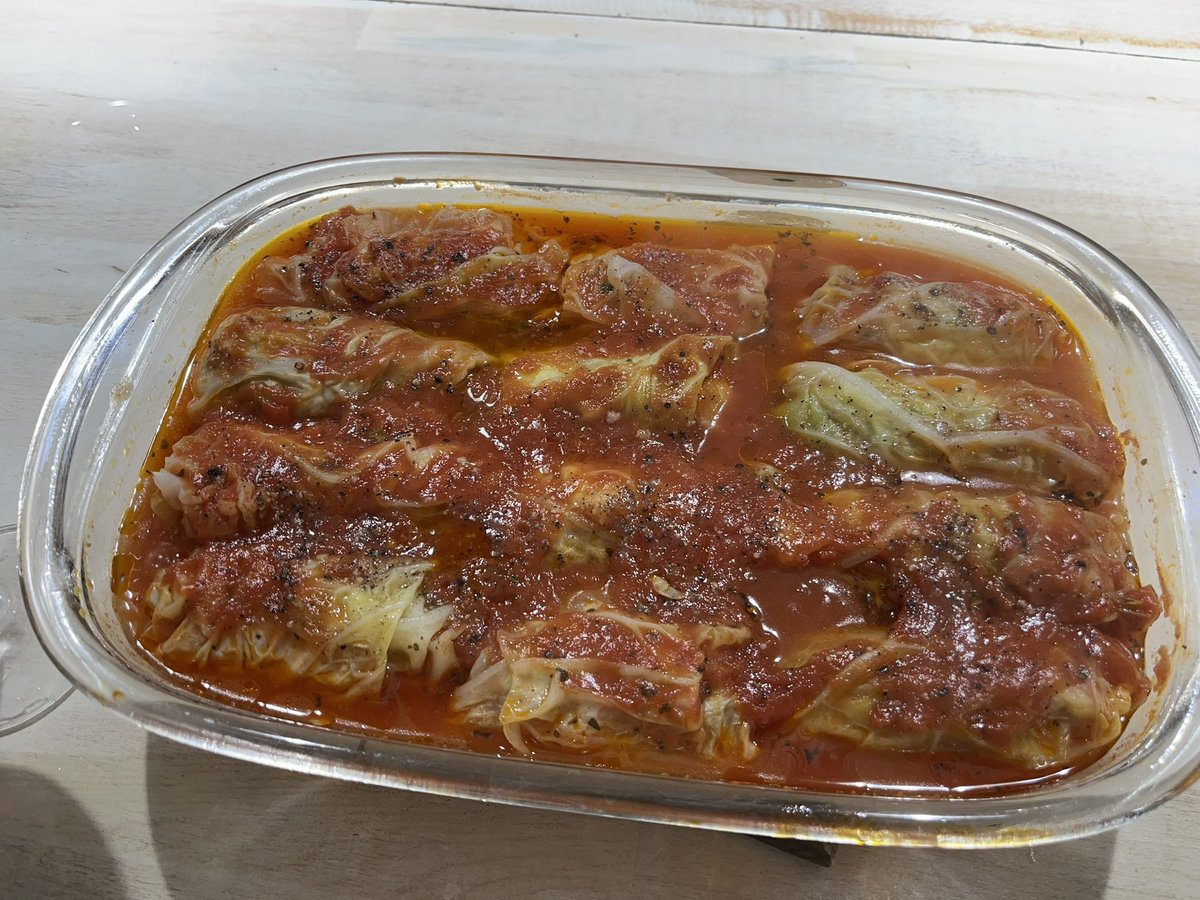 Peter642022's tweet photo. Hola gente linda solo para presumir hice niñitos envueltos quedaron maravillosos ya sigan en lo que estaban cariños para todos
#sabado #ComidaArabe https://t.co/qRJsTySPY7