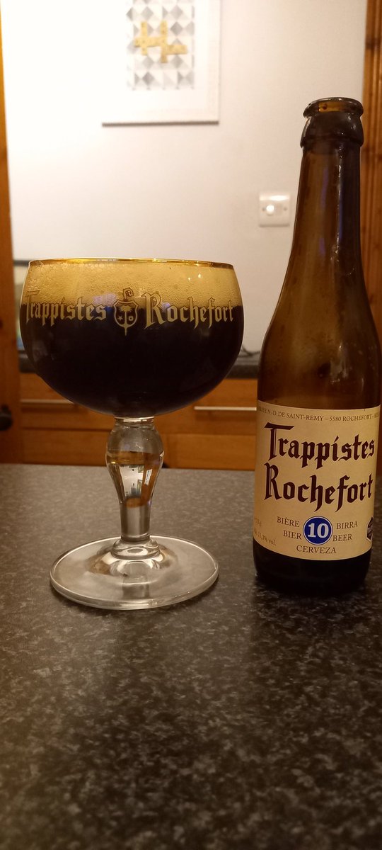 Didn't expect a #Belgian night but here it is #Rochefort10 11.3% #supportcraftbeer cheers enjoy Saturday what ever you're at 🙏🍻🇧🇪 #craftbeer from @martinsfairview