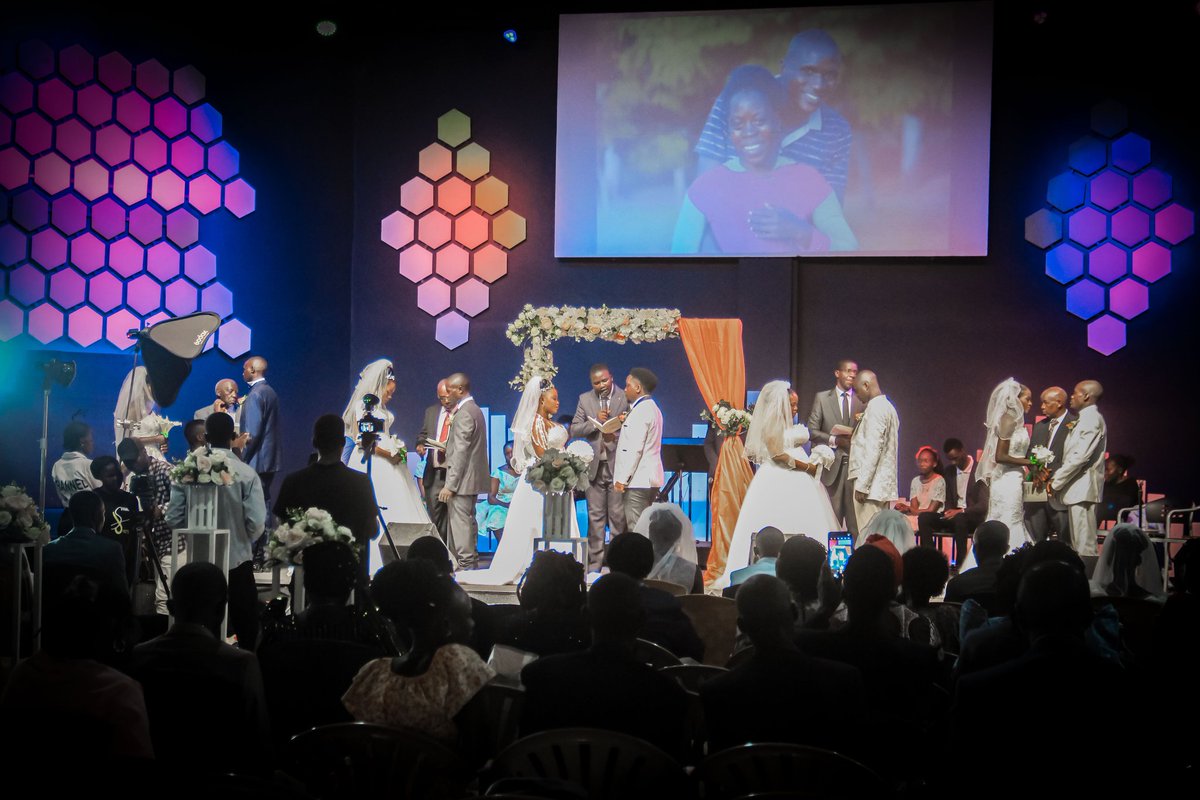 LifeChurchUg's tweet photo. Today we had such a successful mass wedding held at our main campus in Namasuba. We're grateful to God for such an amazing, honoring and glorious ceremony. Amen.
We're so happy for all our Bagoles'💍
#LifeChurchUganda #LoveGod #ShareHisLove #TakingGround #MassWedding https://t.co/q4IhDNkDul