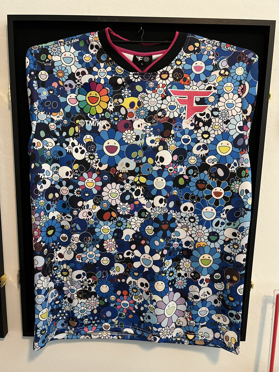 JakeSucky's tweet photo. Still one of my favorite esports jerseys ever is FaZe Clan x Murakami 

Show me one of yours https://t.co/xYc3tMijvd