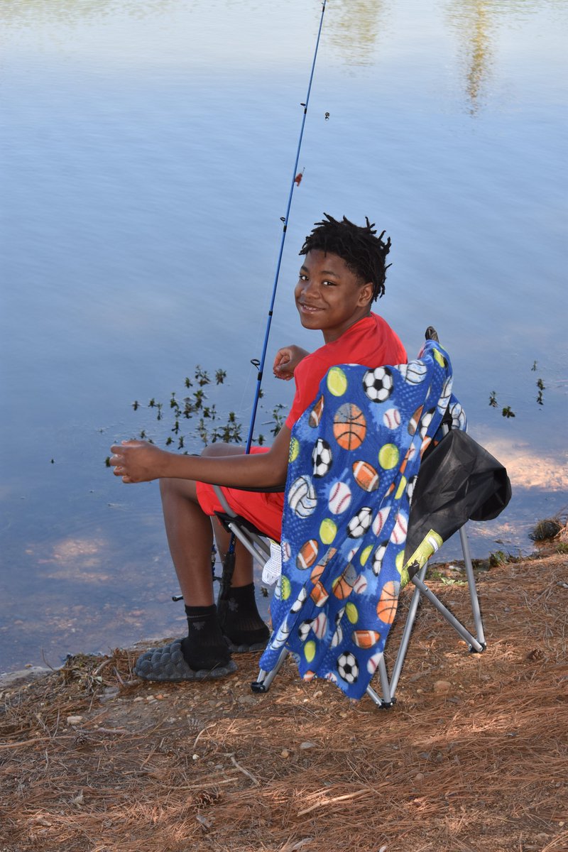 BentonPoliceAR's tweet photo. Thanks to Benton, Arkansas Parks and Recreation and Arkansas Game and Fish Commission for hosting this event and thanks to the vendors and donors who made sure we had outstanding food and prizes.

Enjoy these photos from the fishing derby.

#BNPD #BeTheDifference #CommunityFirst https://t.co/0093egBgWq