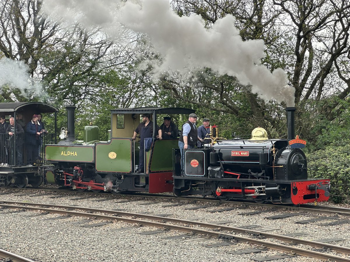 asummerof44's tweet photo. #Statfold #Barn #Narrow #Gauge #Railway https://t.co/cOT82RkulL