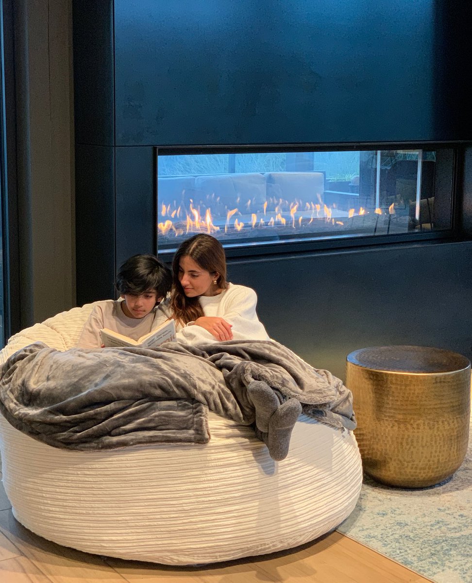 Bedtime is better with a snuggle! We love cozying up with our little ones on the bean bag for story time 📖🥰 Featured: Queen Terry Corduroy Bean Bag in Ecru bit.ly/nestterrycordu…