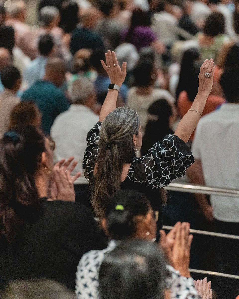 ¡Mañana es domingo! Vayamos a la casa de Dios con voz de alegría y acción de gracias. Si no tienes una iglesia local, te invitamos a asistir a uno de nuestros servicios o sintonizar nuestra transmisión en vivo entrando a: laibi.org/envivo Horario: 9:00 a.m. y 11:45 a.m.