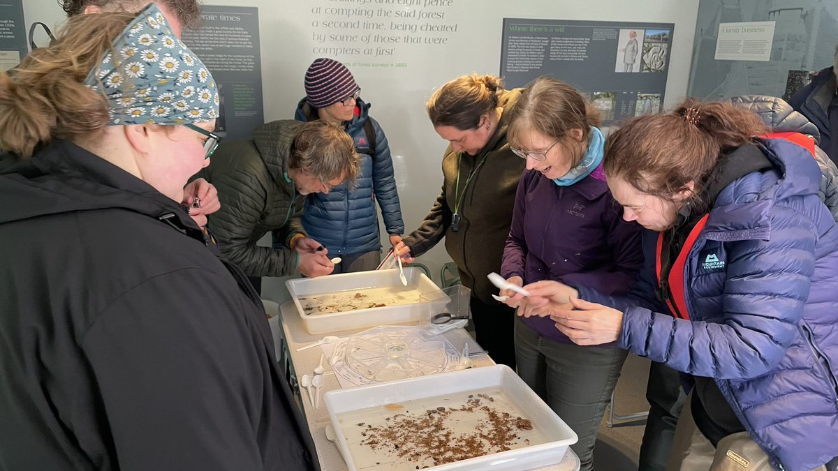 Thank you to today’s new Riverfly on the Dee #citizenscience volunteers, your monthly water quality data will be invaluable. @Riverflies is exploding in Scotland thanks to @Buzz_dont_tweet @BeckL76388162 - we’re delighted to join and can’t wait to see this vital data set grow.