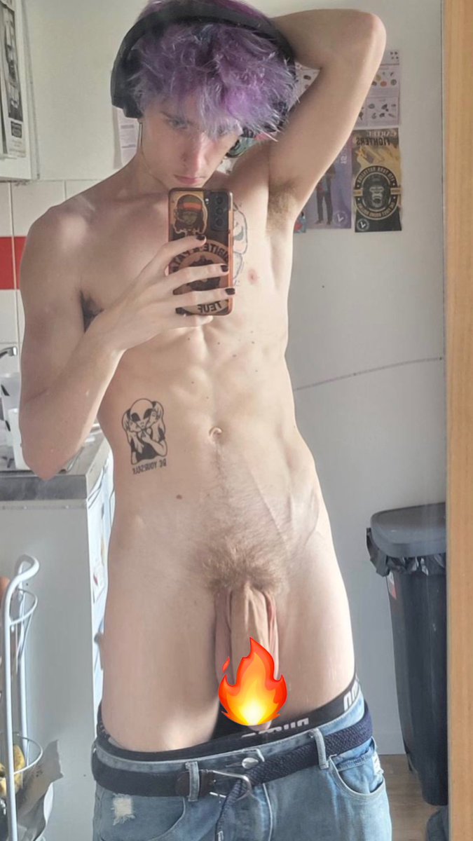NoupFrenchTwink's tweet photo. En demi molle la 🥵
150 RT et j’enlève l’emoji😈 https://t.co/iujvDnQvws