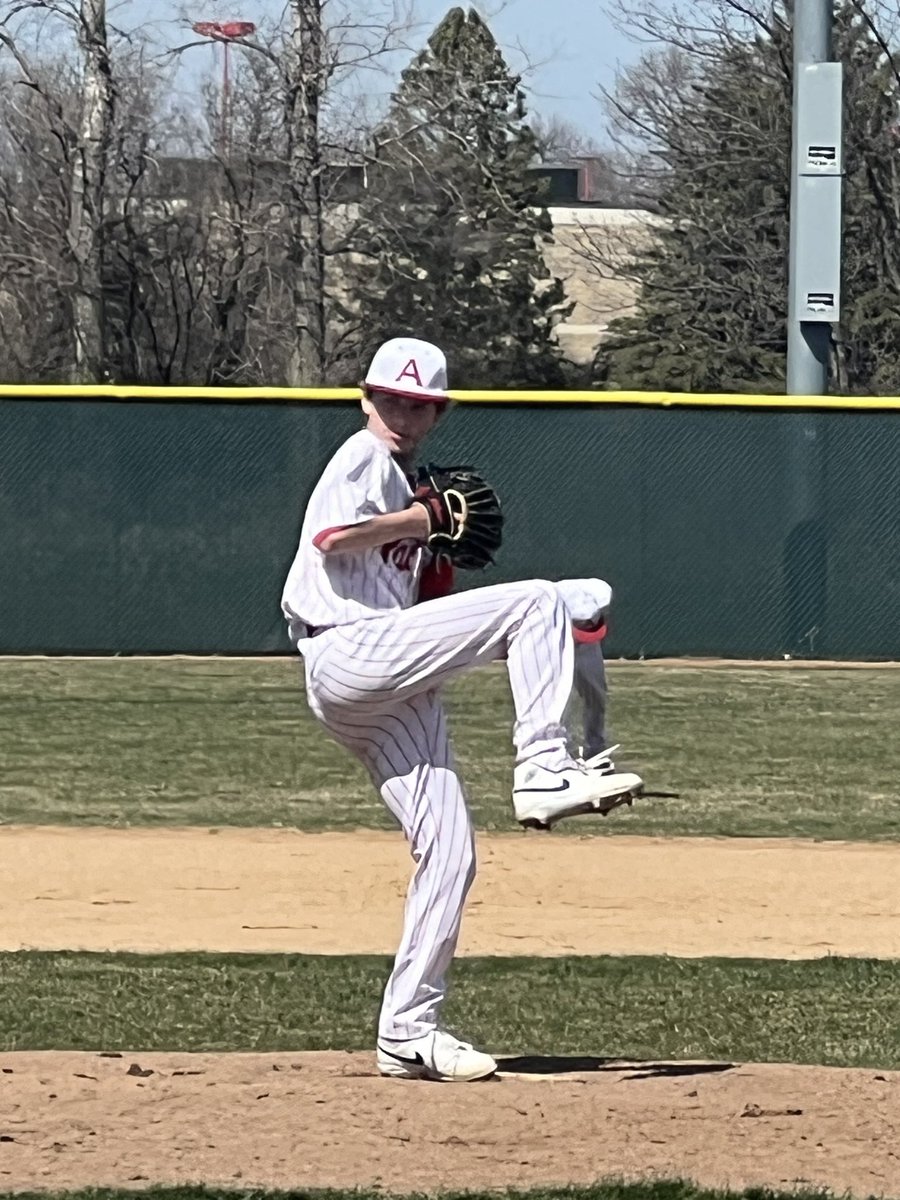 Ahs_Baseball23's tweet image. Packers are knotted up at 0 after the first inning of the second game against the Wingers. 

Klein is on the mound for the Packers
