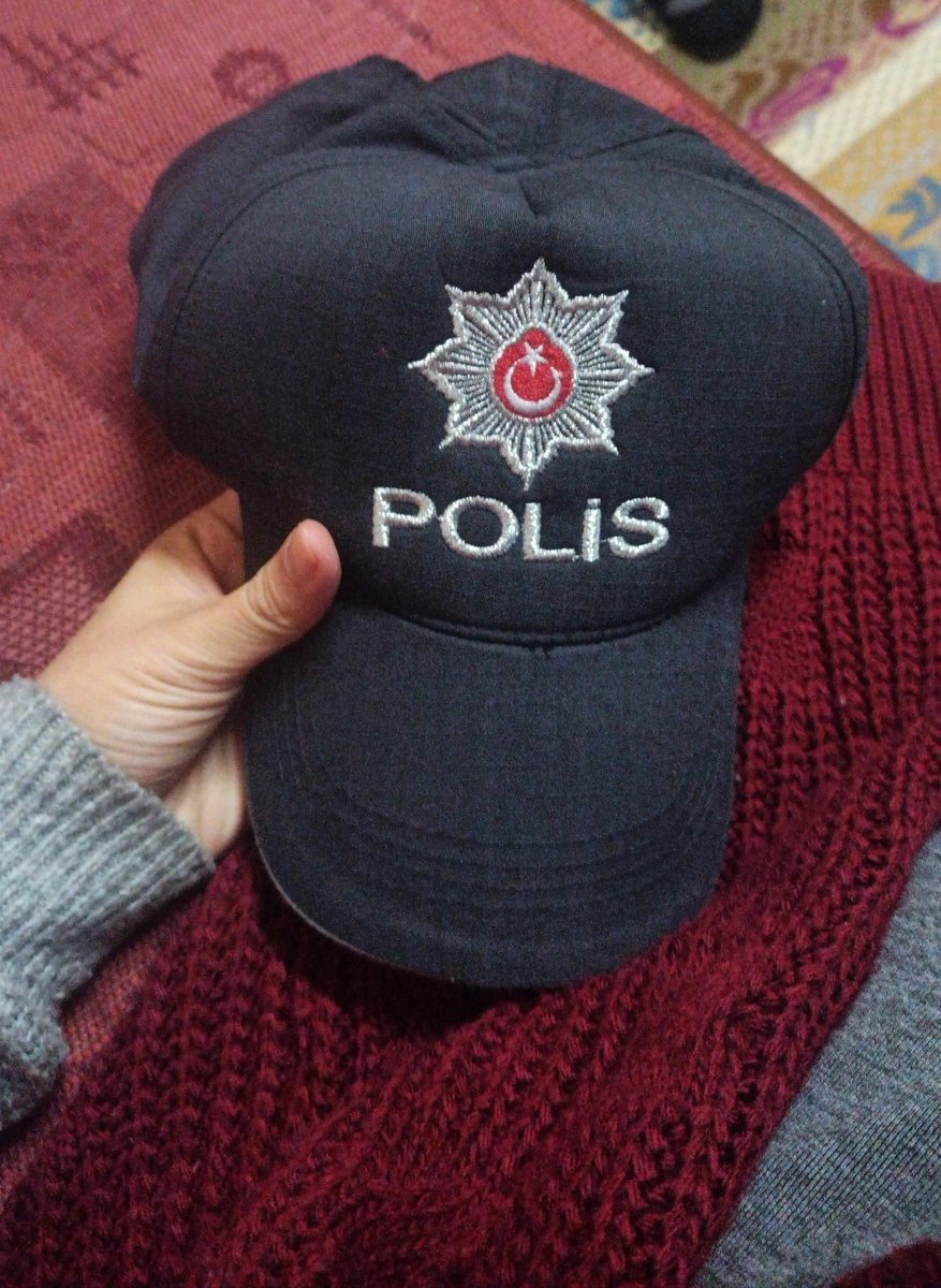 Emine Küçük (@eminek36029) on Twitter photo Sayın bakanım <a href="/AliYerlikaya/">Ali Yerlikaya</a> şapkayı taktığımda bir gün polis olacaksın kızım dedim 🥲 aylarca çalıştım çabaladım sakatlandım pes etmedim .Saatlerce vaktimi spor solununda yolda geçirdim.Spor beslenmesi ücreti kurs ücreti otobüs ücreti okadar emek boşamıydı 🥲
#pomemonlisans Sayın bakanım <a href="/AliYerlikaya/">Ali Yerlikaya</a> şapkayı taktığımda bir gün polis olacaksın kızım dedim 🥲 aylarca çalıştım çabaladım sakatlandım pes etmedim .Saatlerce vaktimi spor solununda yolda geçirdim.Spor beslenmesi ücreti kurs ücreti otobüs ücreti okadar emek boşamıydı 🥲
#pomemonlisans