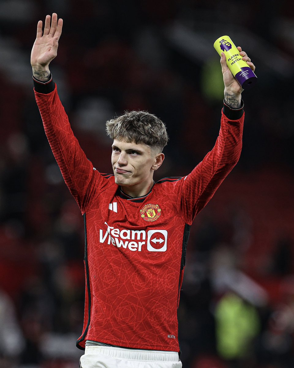 Vanisterror's tweet photo. Y los que hoy le lanzan a @agarnacho7: DEBERÍA DARLES VERGUENZA.

Nuestro MVP de la temporada, nunca deja de correr y meter, viene FUNDIDO de minutos.

La culpa es de ERIK TEN HAG y su manejo del equipo.

ESTAMOS CONTIGO, ALE 🔴🇦🇷 https://t.co/Dh1mSI6gE7