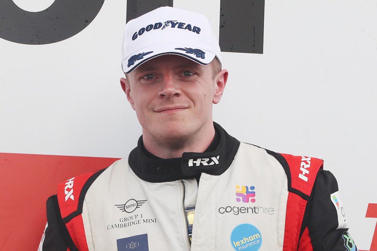 POSITIVE START FOR BEN TAYLOR WITH HOME TROPHY Ben Taylor enjoyed a positive start to his second season in the Vertu MINI CHALLENGE with victory in the Directors Cup of the Snetterton season opener. Read more: minichallenge.co.uk/2024/04/13/pos…