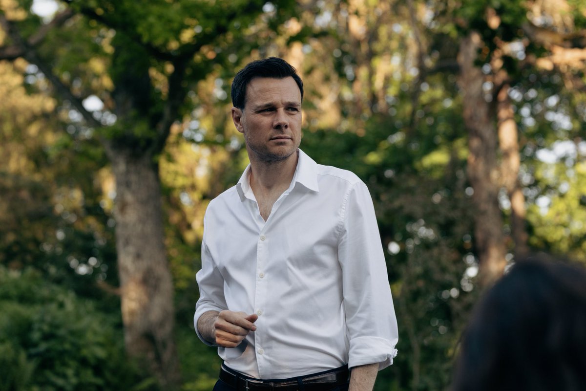 Rupert Evans tweet media