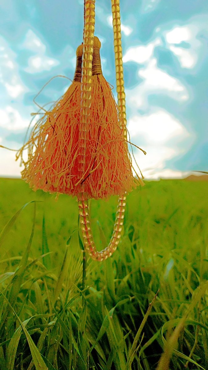 ښه خوندوره تسبح ده
 که څنګه ملګرو 
که ښائسته ده نو زړه❤ ورکی
قـربـان😍