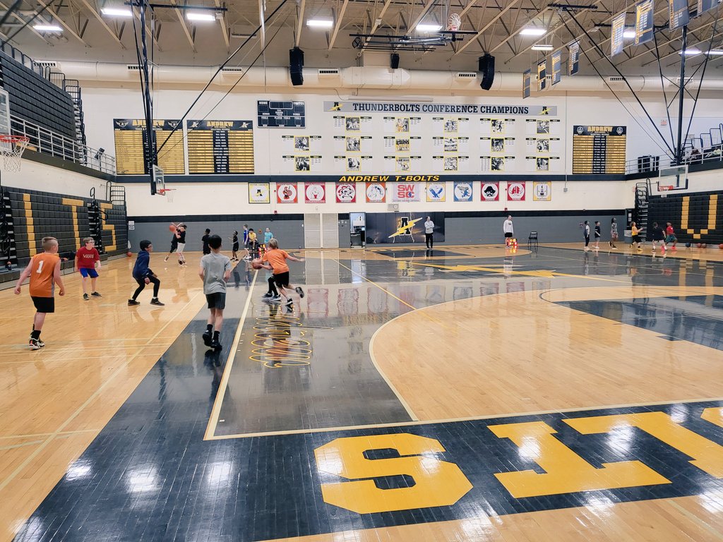 tboltbasketball's tweet photo. Just a few more pics from the Skills, Drills &amp; 3v3 clinic this morning! 

Thank you to 60 participants from 4-8th grade who worked on getting better today AND the coaches/volunteers who helped make this possible! 🏀⚡️🏀

#BelieveInWe #TboltFamily

@vjabolts @AndrewHS_d230 https://t.co/J9NMH5q24i