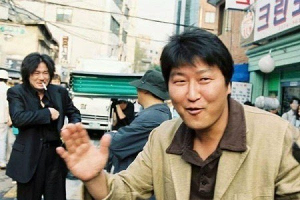 Song Kang-ho dropping in on the Oldboy set. He was filming Memories of Murder nearby.