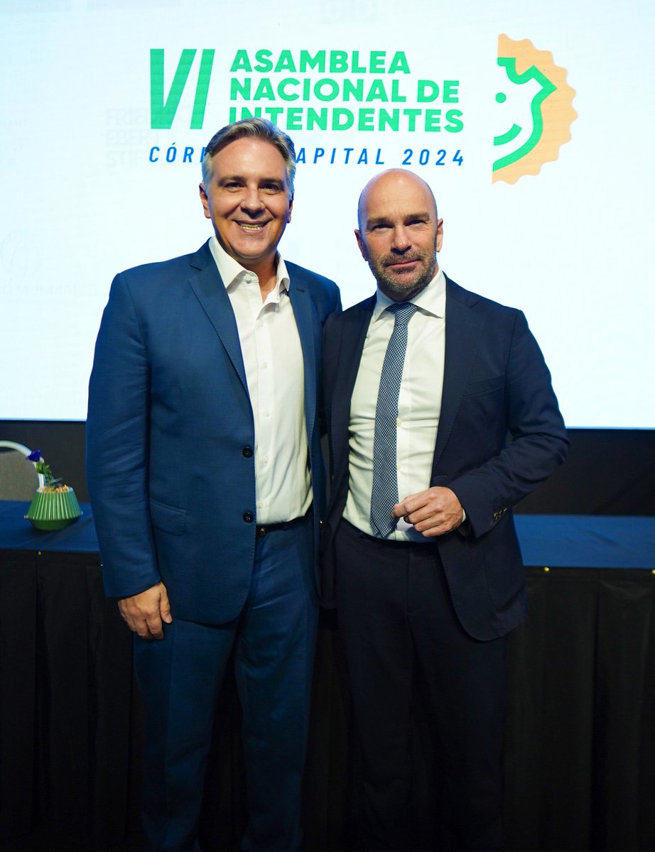 Siempre es un gusto dialogar con @AmadorSanchezUE, embajador de la Unión Europea en Argentina. Nos reunimos en el marco de la VI Asamblea Anual de la @ramcc_ar frente al #CambioClimático para seguir profundizando la cooperación bilateral entre @UEenARG y el @gobdecordoba. 🇦🇷🤝🇪🇺