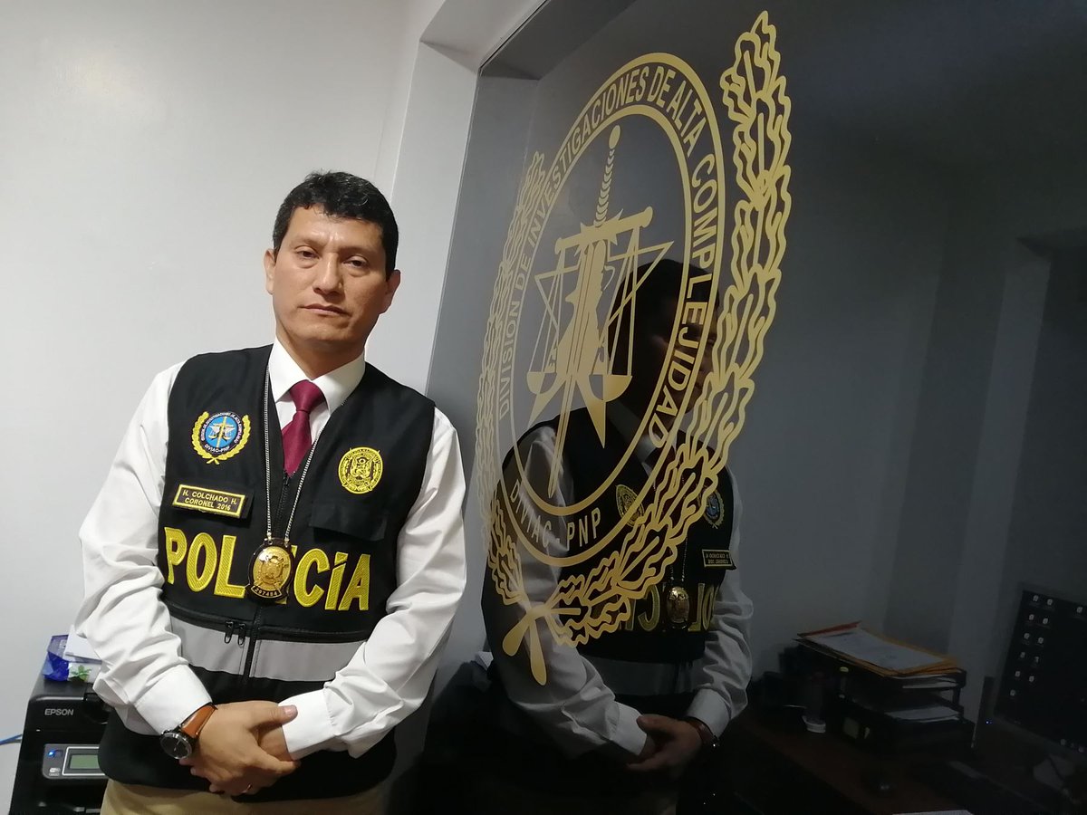 #LoÚltimo Esta tarde, el coronel PNP Harvey Colchado ha sido suspendido de su cargo como jefe de la División de Investigaciones de Delitos de Alta Complejidad (Diviac) por disposición de la Inspectoría PNP. ✍️Abel Cárdenas 📸Andina