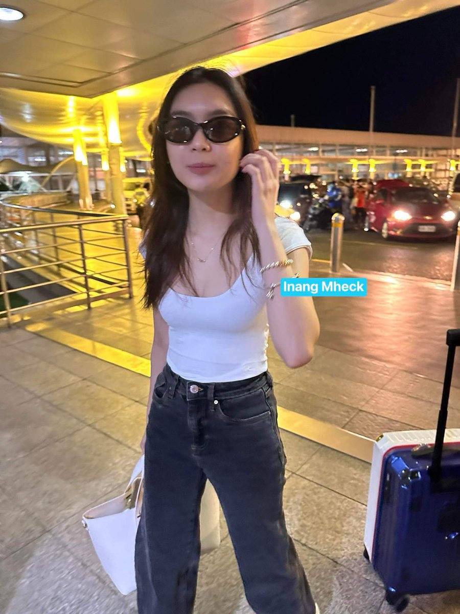 inang_mheck's tweet photo. Have a Safe Flight Chin and Celina 💛 Goodluck sa show later sa Roxas City Capiz!

@francinecarreld  | #FrancineDiaz https://t.co/ywk0fqHe63
