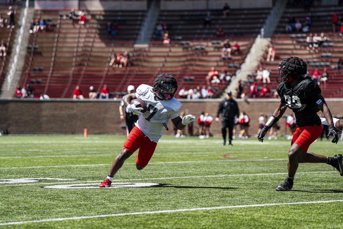 Finished strong 💪 #TheStrongShallReign x #Bearcats