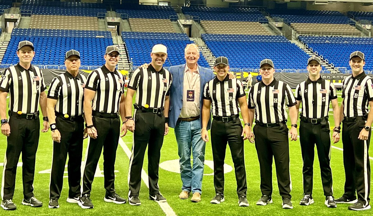 Hanging with the Zebra Squad, thank you @American_Conf!!! Only four more months to @UTSAFTBL fall ball! @CoachTraylor @UTSAAthletics @UTSAAlumni @UTSA