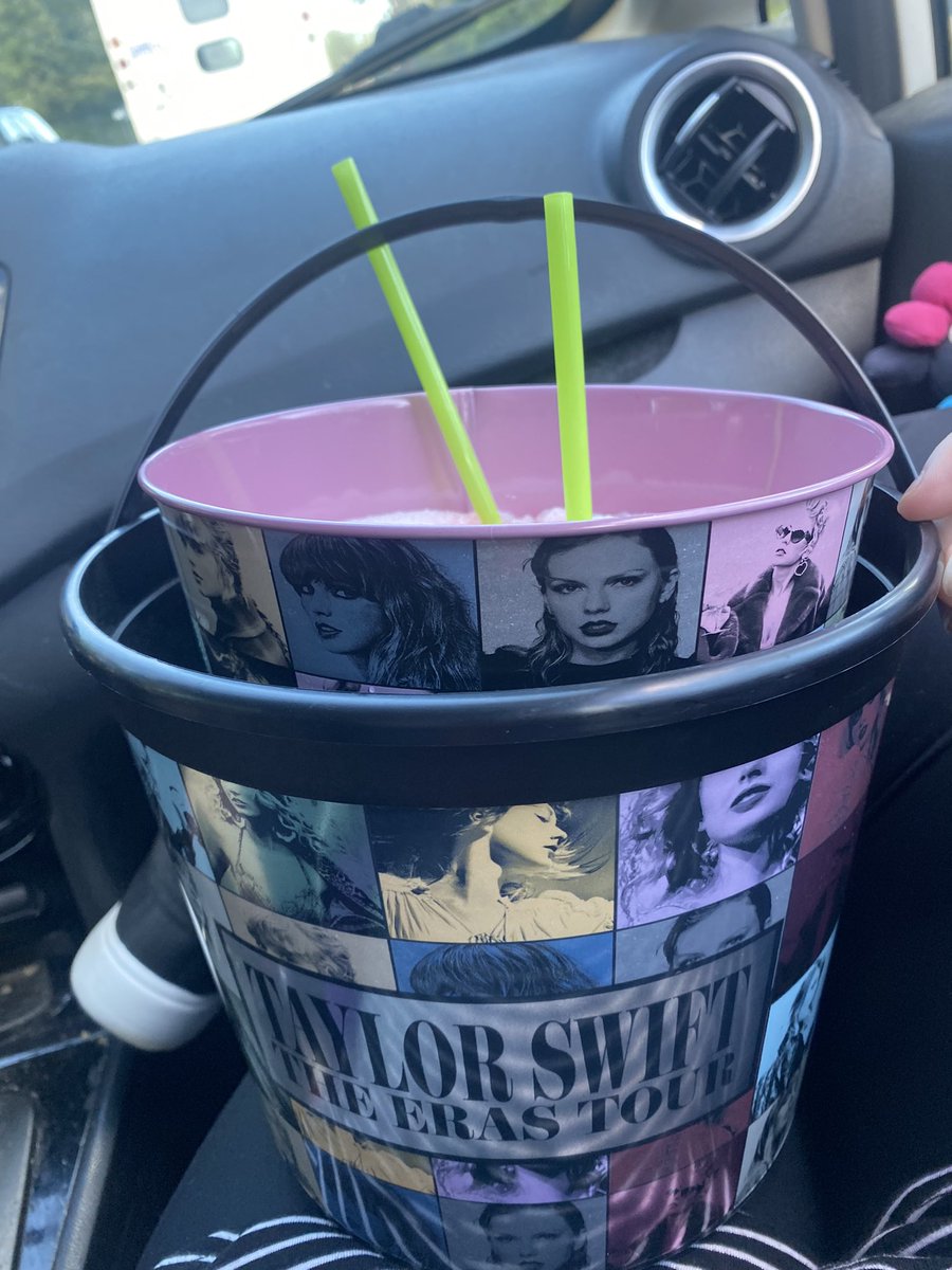 psa: make sure your metal eras bucket is leakproof before you take it to 7/11 for byo cup day and you have to rush home to put it in the other eras bucket 😭