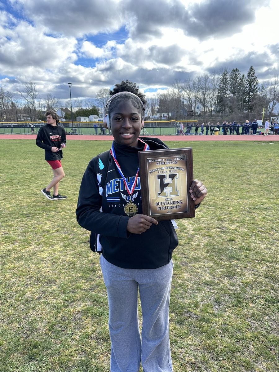 Lauren Quarm opens up her outdoor season in the 100 at the Haverhill Invite with a PR 12.28 to win the event. She set the meet record and was named Outstanding Athlete of the meet. Congratulations Lauren 🩵 

@methuensports @MPS_MethuenHigh @tomryanmethuen @DWillisET