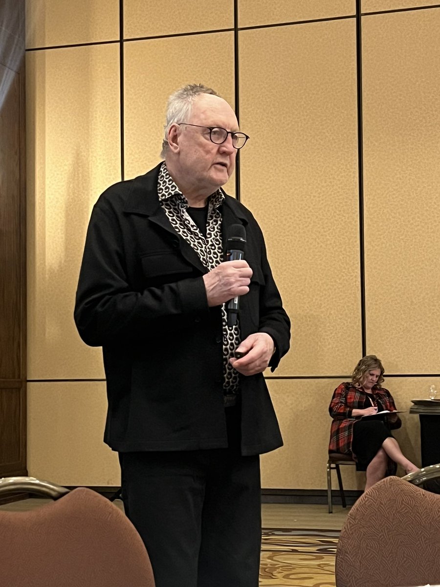 “If something is going to get you anyways, you might as well move towards it. It can be as innovative or destructive as you want it to be” - @MichaelFullan1 talking about artificial intelligence in schools. @uLeadconference #systemsleadership